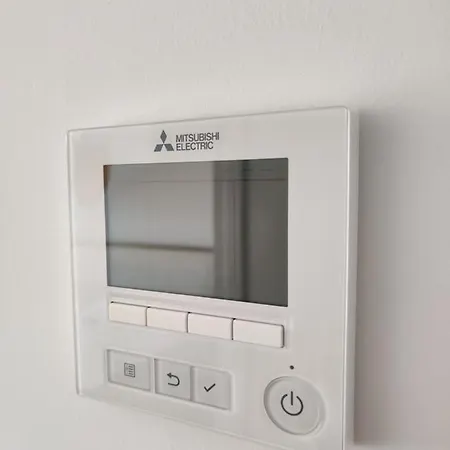 Allonbay & House