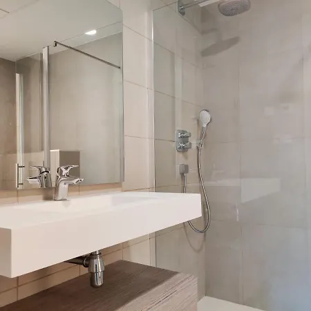 Allonbay & House Apartment *